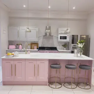/img/13521-pink-kitchen-lighting.webp