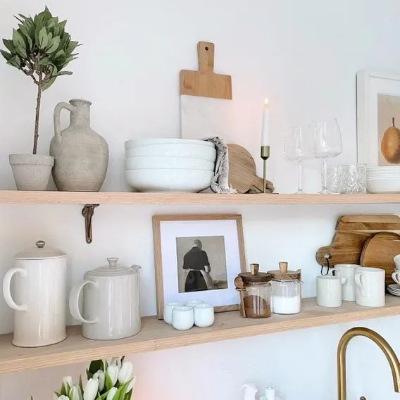 /img/13524-kitchen-decor-ideas-personal-touch.webp