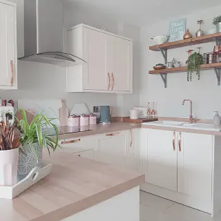 /img/13549-rose-gold-grey-kitchen-8.webp
