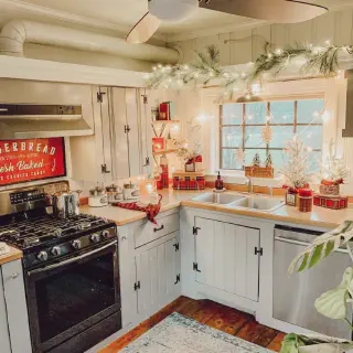 /img/13554-red-checkered-kitchen-maintenance.webp