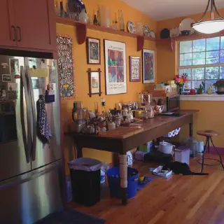 /img/13584-creole-kitchen-clean.webp