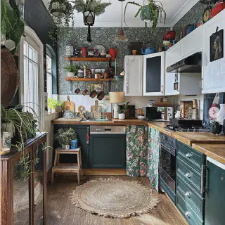 /img/13637-red-kitchen-accessories.webp