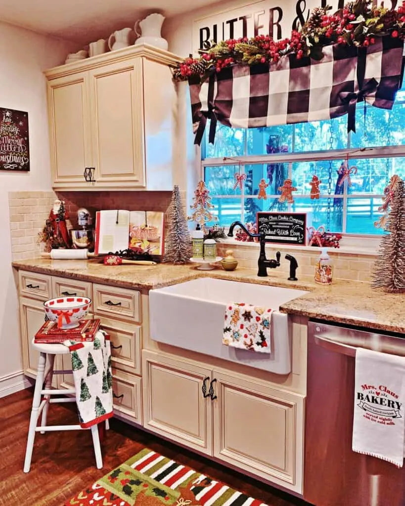 13653 40s christmas kitchen image3