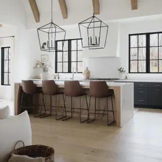 /img/13662-kitchen-island-lighting.webp