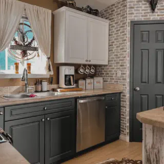 /img/13670-western-kitchen-lighting.webp