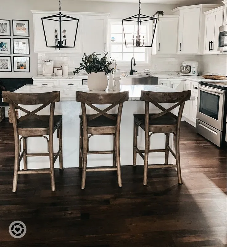 13680 white kitchen backsplash