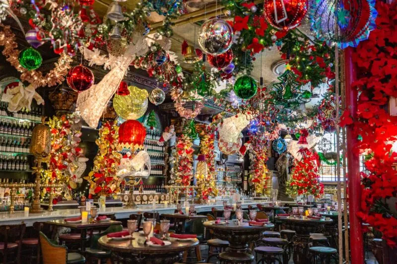 13683 nyc christmas kitchen centerpiece