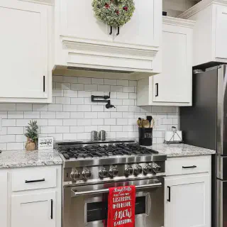 /img/13684-rustic-red-kitchen-walls-7.webp