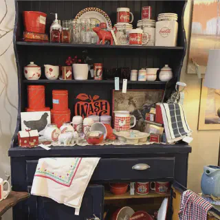 /img/13688-rustic-red-kitchen-7.webp