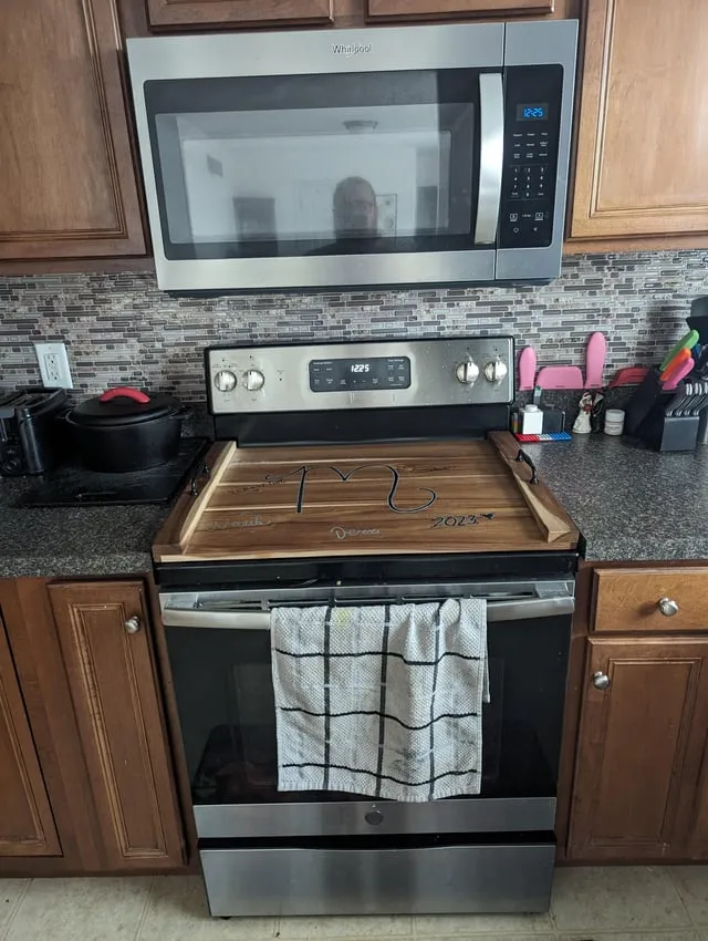 /img/13693-diy-gothic-kitchen.webp