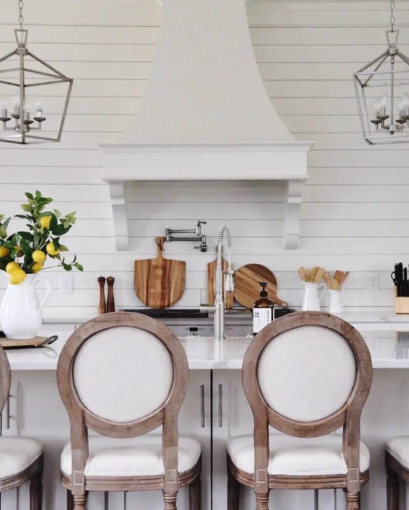 13701 white yellow kitchen backsplash