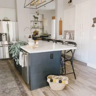 /img/13701-yellow-kitchen-flooring.webp