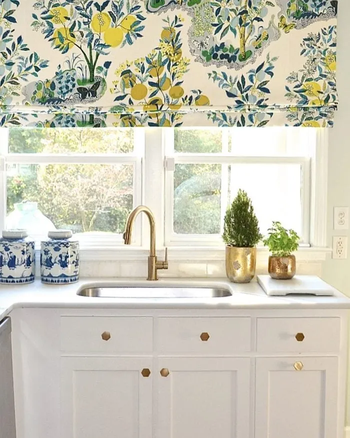 13703 kitchen color coordination