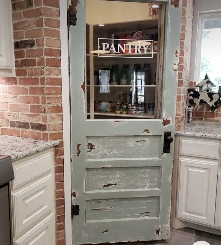 /img/13719-farmhouse-kitchen-storage.webp