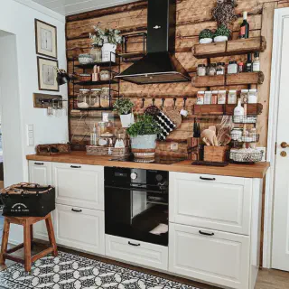 /img/13725-rustic-kitchen-cleaning.webp