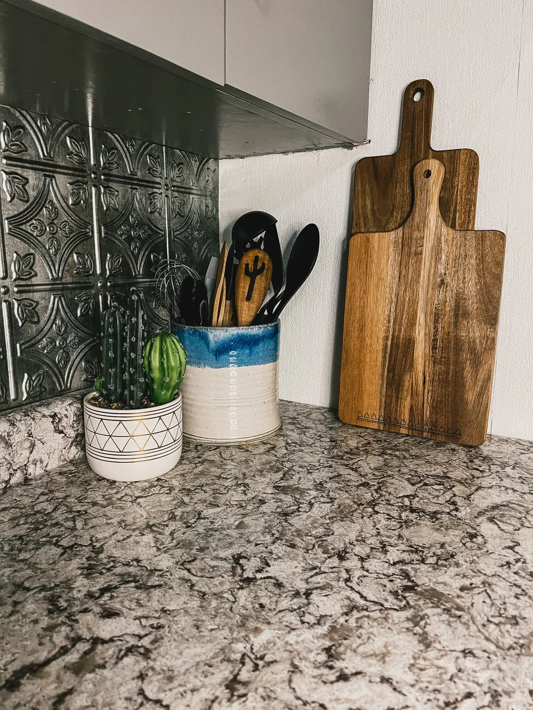 13732 fringe placemats