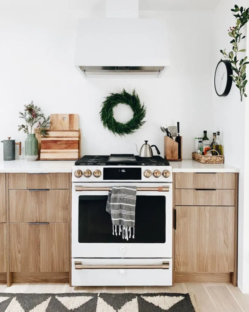 13733 christmas kitchen decor 4
