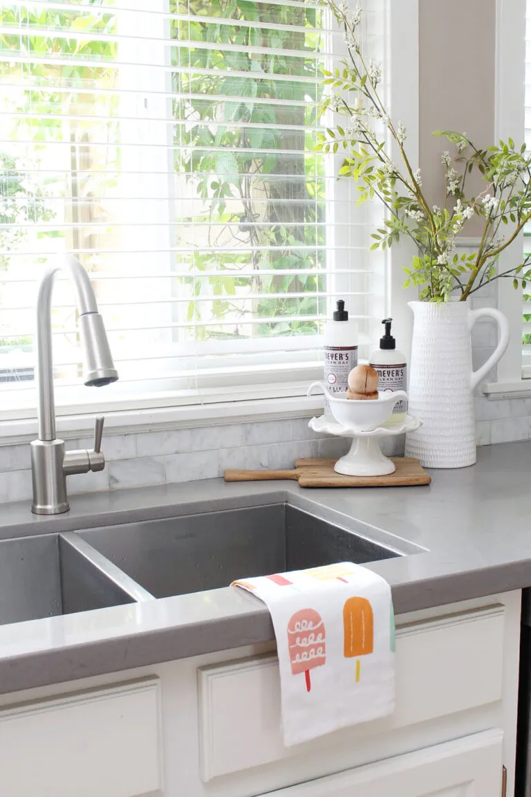 13735 summer kitchen greenery