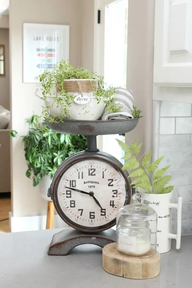 13735 summer kitchen wooden accents