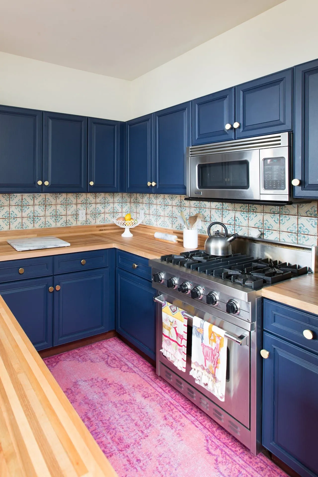 13742 navy blue kitchen 5