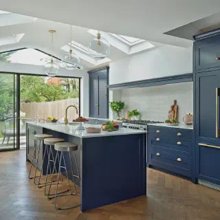/img/13742-navy-blue-kitchen-7.webp