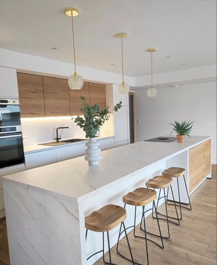 13749 kitchen decor bold colors