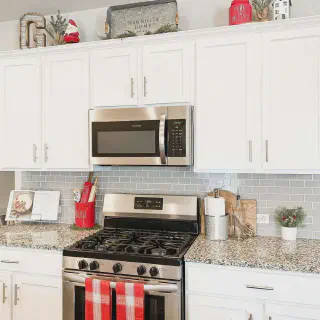 /img/13765-red-and-tan-kitchen-cozy.webp