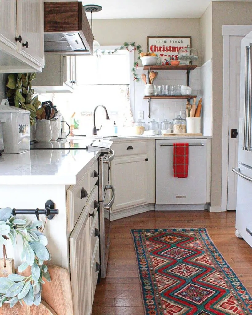 13765 red and tan kitchen focal point
