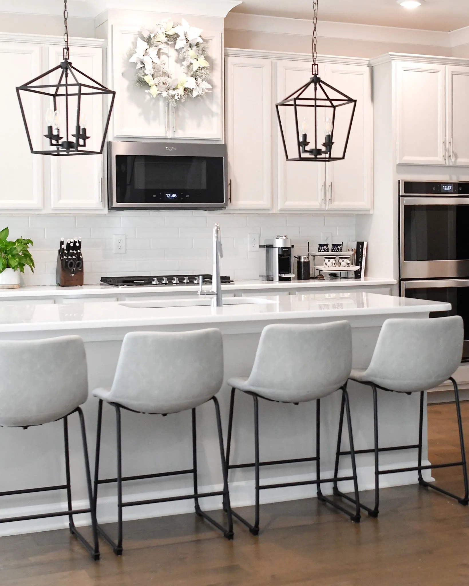 13771 white leather kitchen cleaning