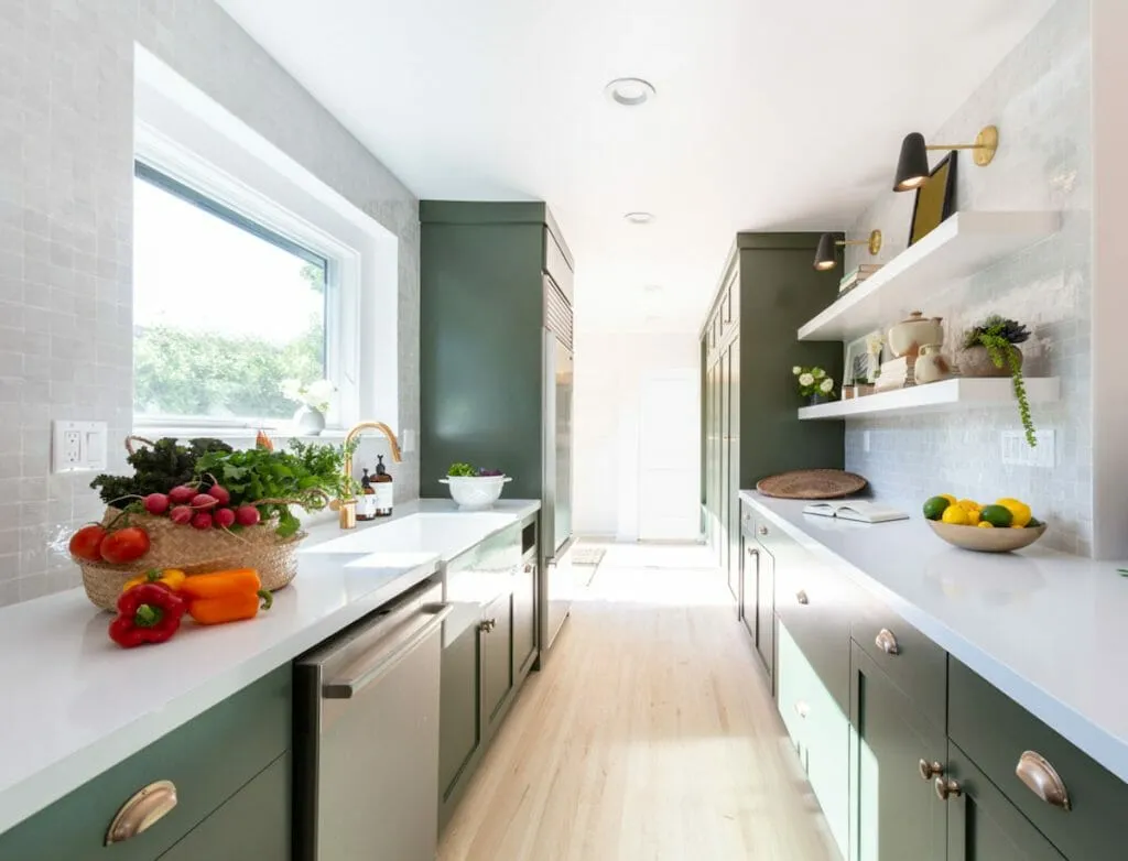 13776 summer kitchen floral arrangements