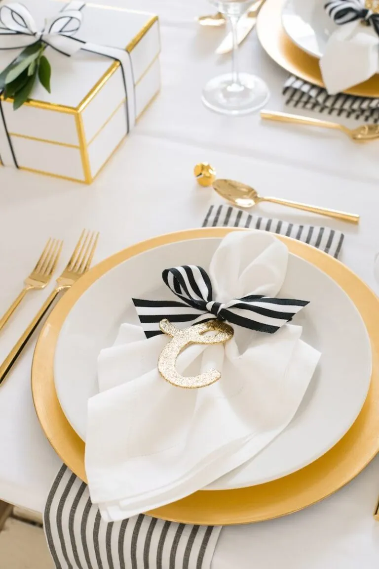 13780 gold christmas kitchen image6