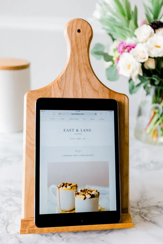 13784 tablet stand kitchen decor 3